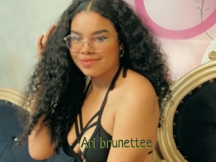 Ari_brunettee