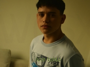 Aron_twink6