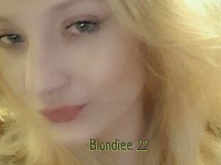 Blondiee_22