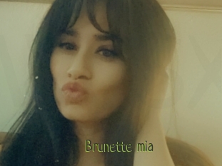 Brunette_mia