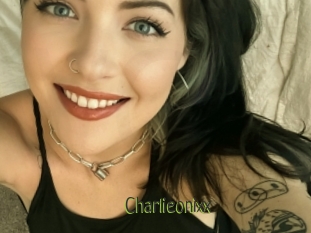 Charlieonixx