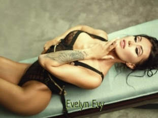 Evelyn_Evy