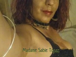 Madame_Sable_Topaz
