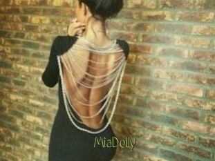Mia_Dolly