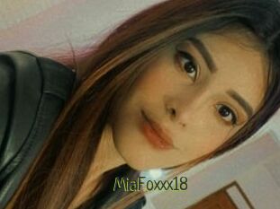 MiaFoxxx18