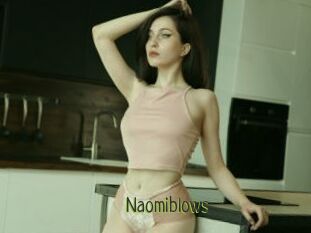 Naomiblows