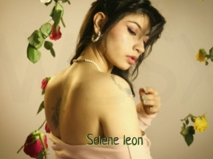 Selene_leon
