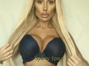 Sydney_foxx