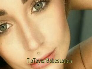 TiaTaylorBabestation