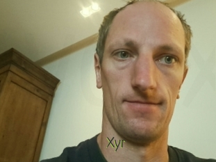Xyr